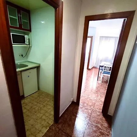 Gran Apartamento De 2 Habitaciones! Al Lado Del Metro Hb * L'Hospitalet de Llobregat